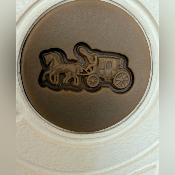 Coach Clip Low Top Leather Sneakers in Chalk/Khaki sz 11 - Picture 9 of 15